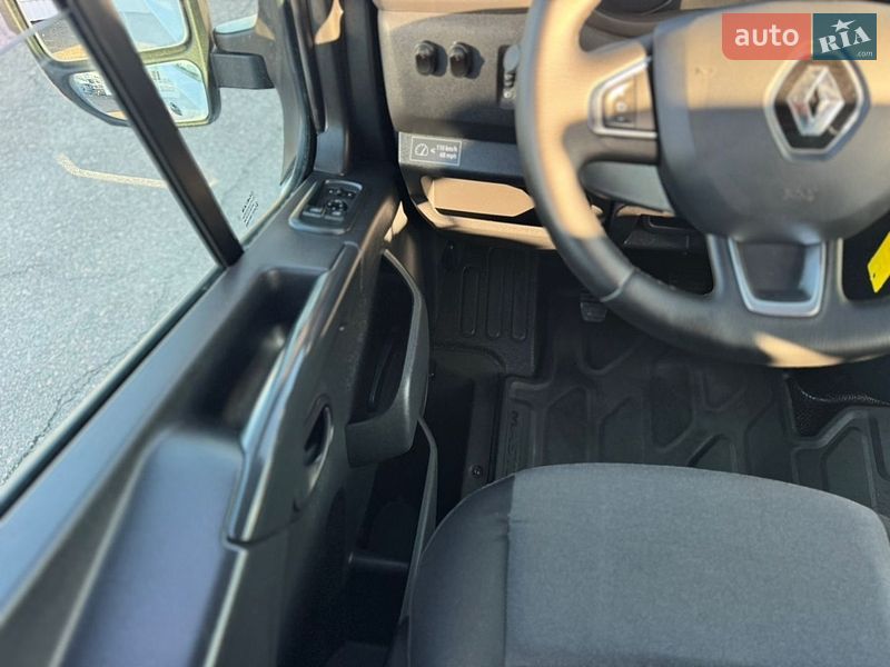 Вантажопасажирський фургон Renault Master 2020 в Києві