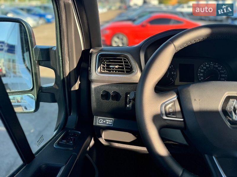Вантажопасажирський фургон Renault Master 2020 в Києві