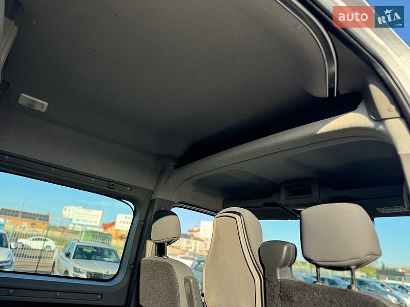 Вантажопасажирський фургон Renault Master 2020 в Києві