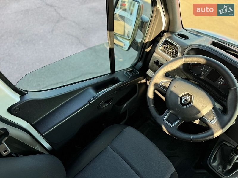 Вантажопасажирський фургон Renault Master 2020 в Києві