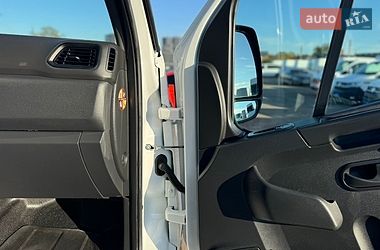 Вантажопасажирський фургон Renault Master 2020 в Києві