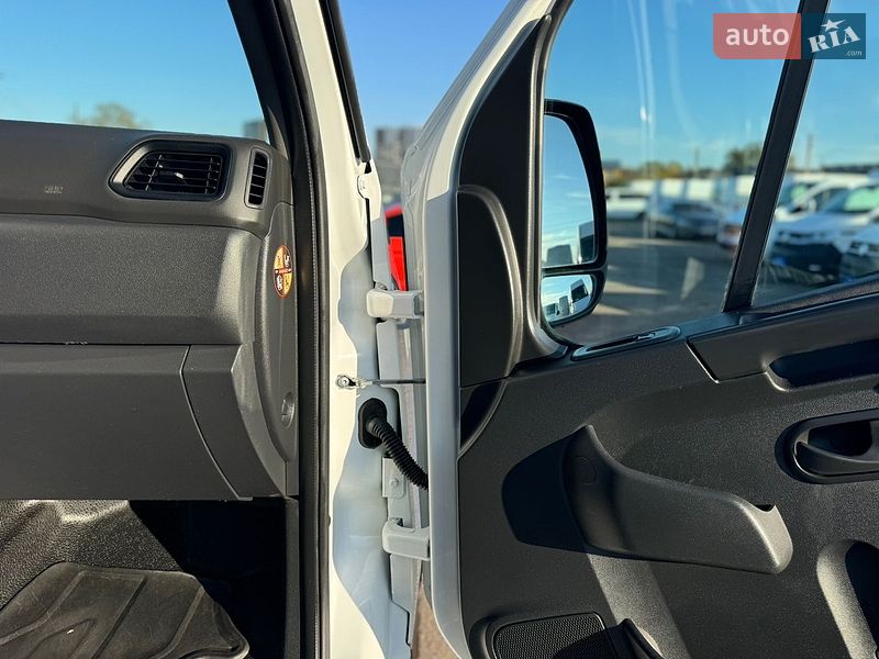 Вантажопасажирський фургон Renault Master 2020 в Києві