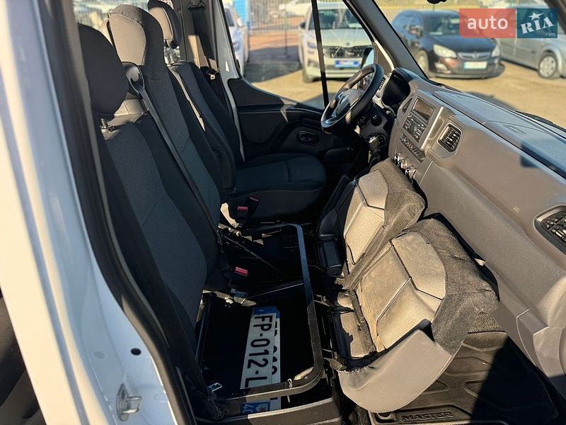 Вантажопасажирський фургон Renault Master 2020 в Києві