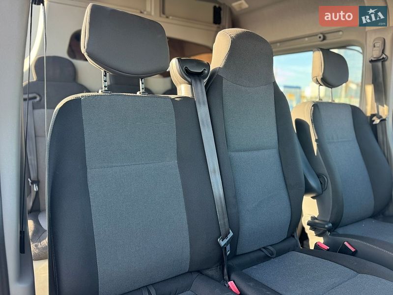 Вантажопасажирський фургон Renault Master 2020 в Києві