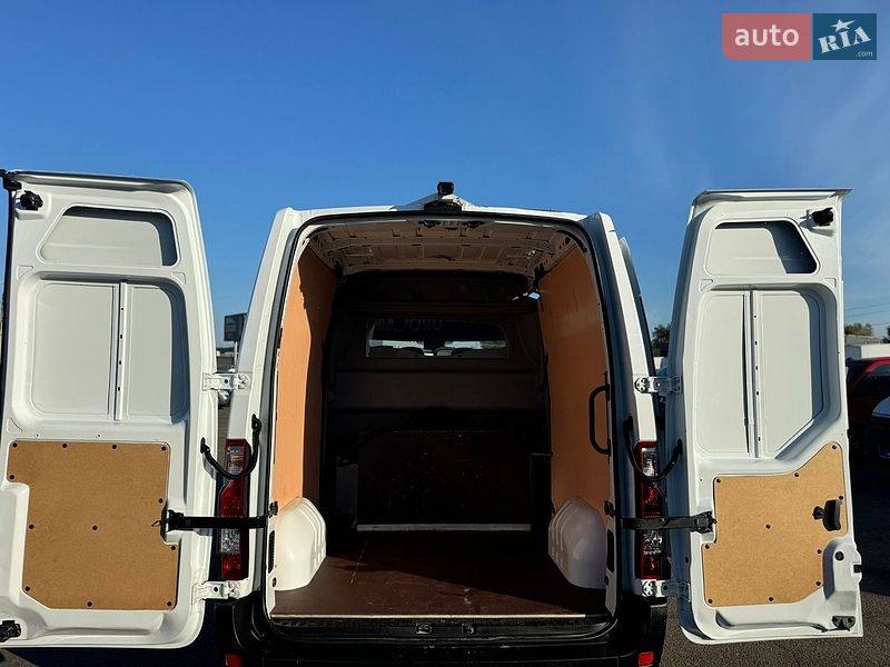 Вантажопасажирський фургон Renault Master 2020 в Києві