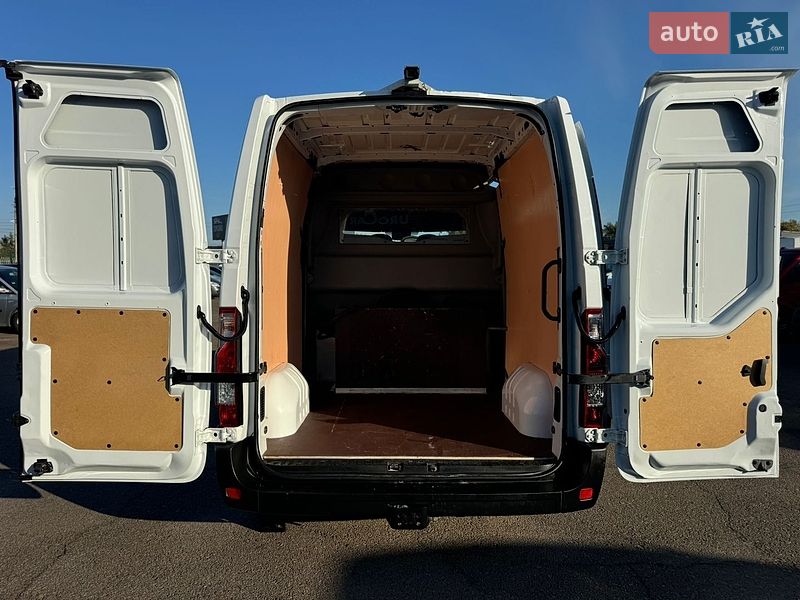 Вантажопасажирський фургон Renault Master 2020 в Києві