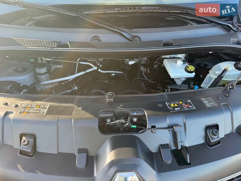Вантажопасажирський фургон Renault Master 2020 в Києві