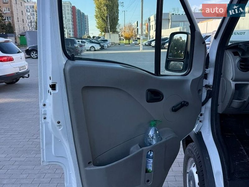 Минивэн Renault Master 2006 в Киеве