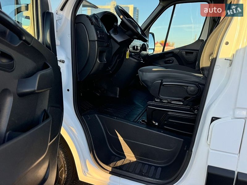 Грузопассажирский фургон Renault Master 2018 в Киеве