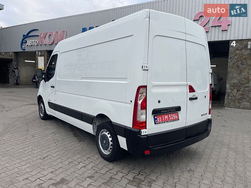Вантажний фургон Renault Master 2015 в Луцьку