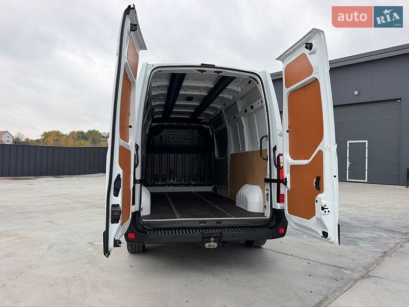 Грузовой фургон Renault Master 2022 в Дубно