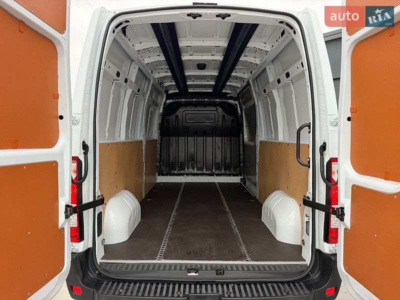 Грузовой фургон Renault Master 2022 в Дубно