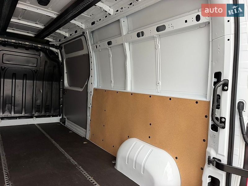 Грузовой фургон Renault Master 2022 в Дубно