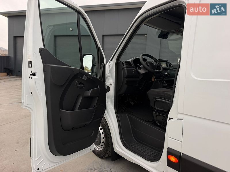 Грузовой фургон Renault Master 2022 в Дубно