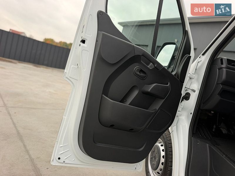 Грузовой фургон Renault Master 2022 в Дубно