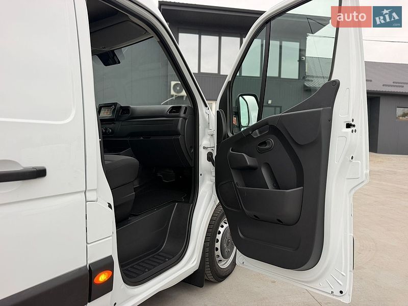 Грузовой фургон Renault Master 2022 в Дубно