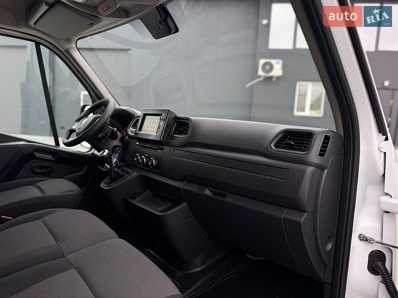 Грузовой фургон Renault Master 2022 в Дубно