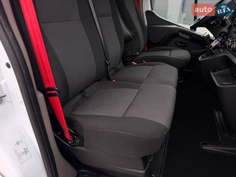 Грузовой фургон Renault Master 2022 в Дубно