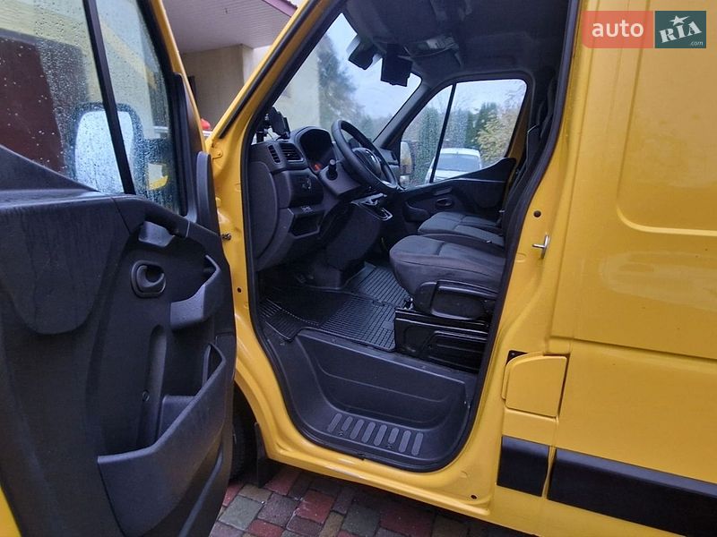 Грузовой фургон Renault Master 2020 в Пустомытах