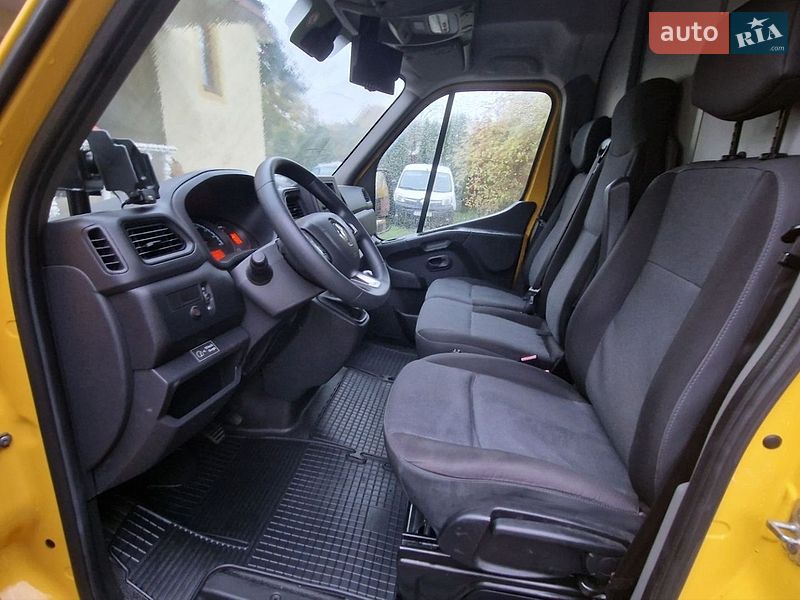 Грузовой фургон Renault Master 2020 в Пустомытах