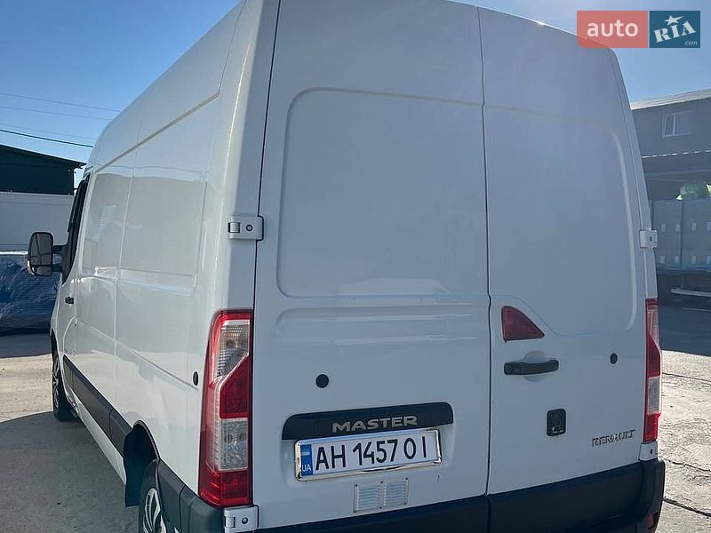 Грузовой фургон Renault Master 2015 в Киеве