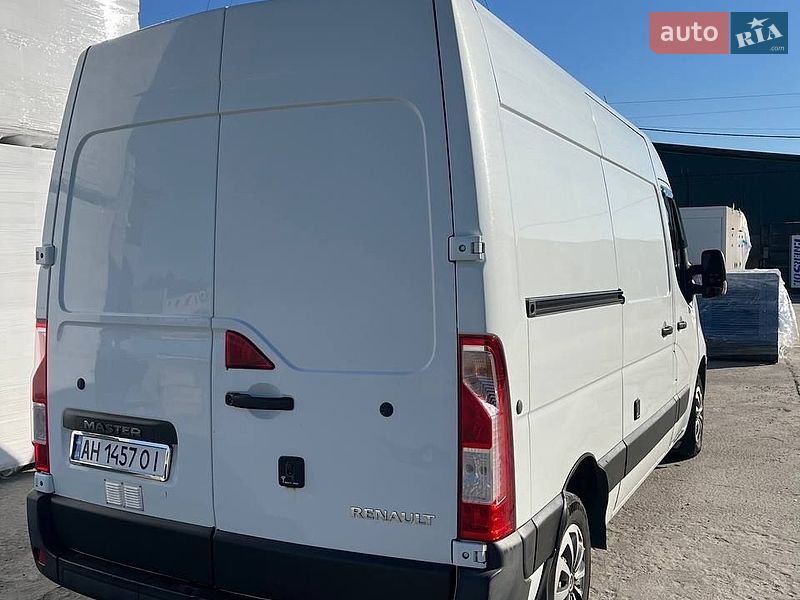 Грузовой фургон Renault Master 2015 в Киеве