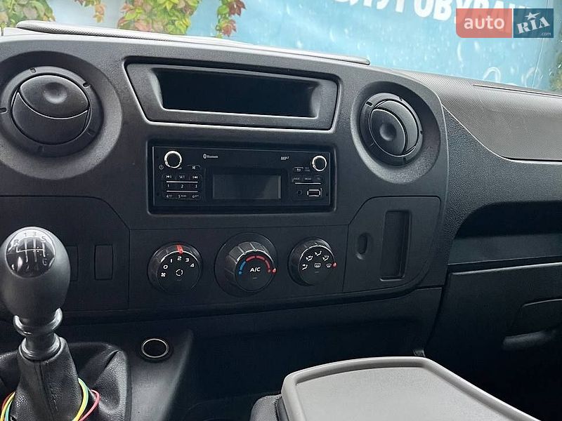 Грузовой фургон Renault Master 2015 в Киеве