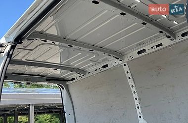 Грузовой фургон Renault Master 2015 в Киеве