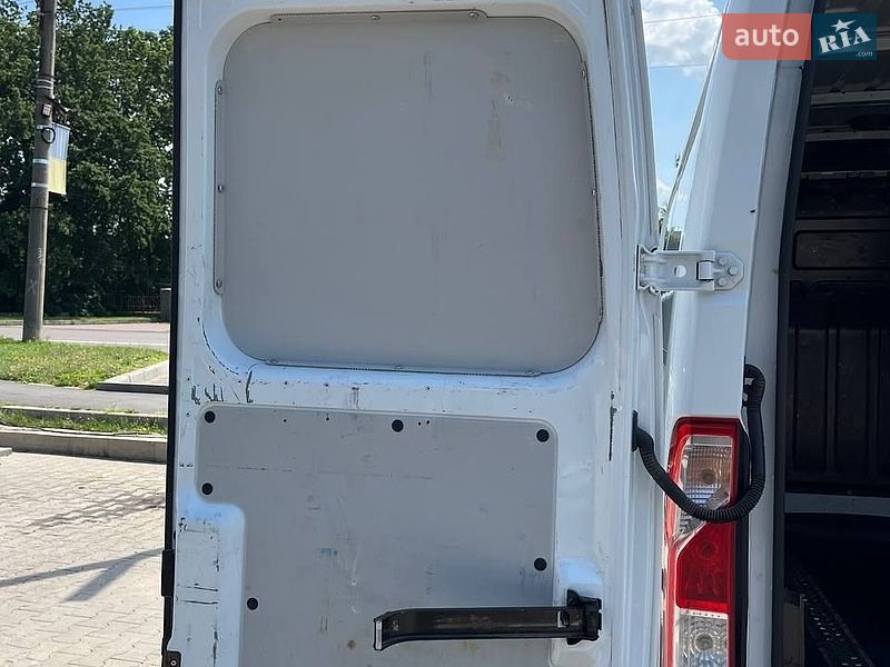 Грузовой фургон Renault Master 2015 в Киеве