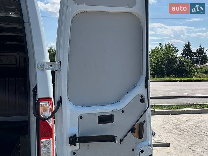 Грузовой фургон Renault Master 2015 в Киеве