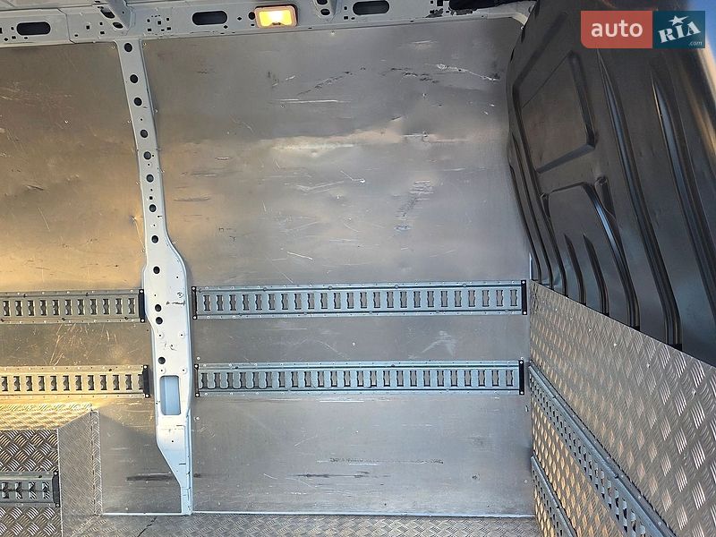 Грузовой фургон Renault Master 2023 в Днепре
