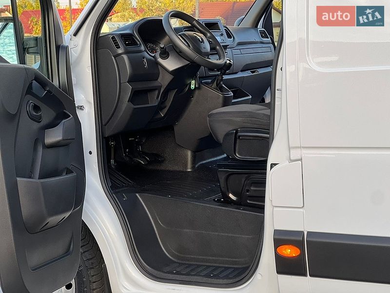 Грузовой фургон Renault Master 2023 в Дубно