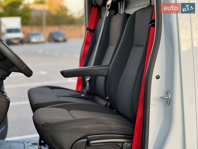 Грузовой фургон Renault Master 2023 в Дубно