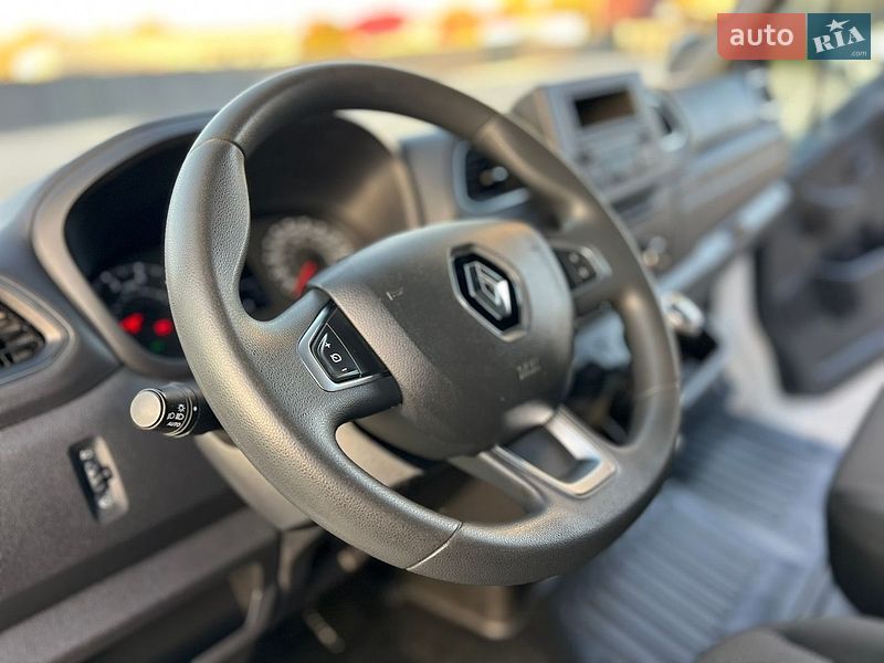 Грузовой фургон Renault Master 2023 в Дубно
