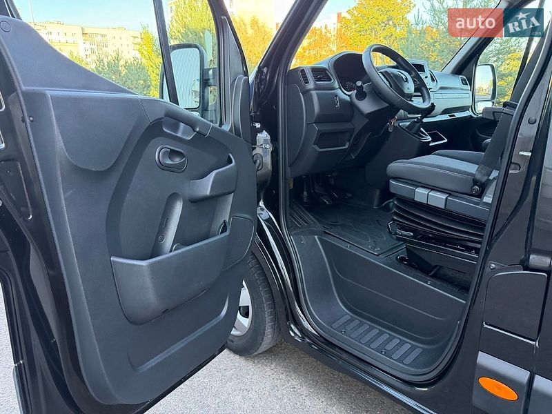 Вантажний фургон Renault Master 2022 в Хмельницькому
