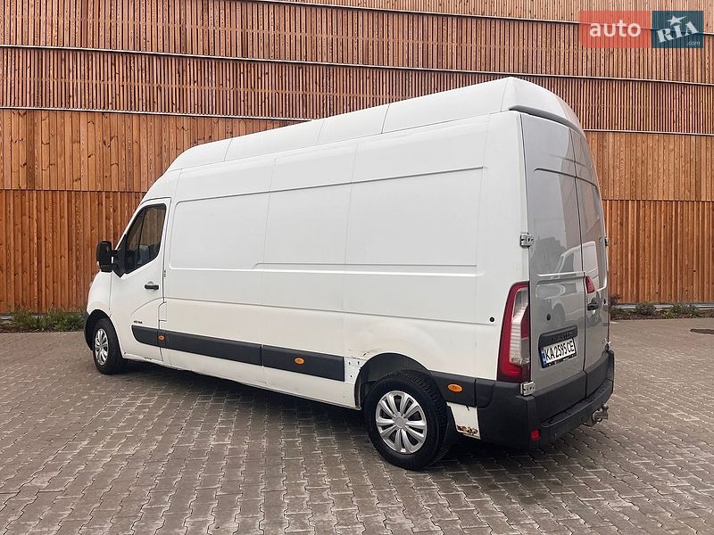 Грузовой фургон Renault Master 2012 в Винниках