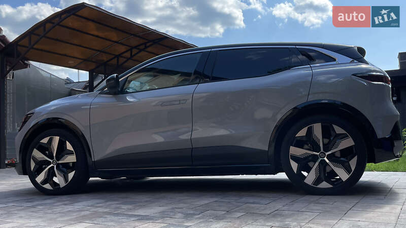 Внедорожник / Кроссовер Renault Megane E-Tech Electric 2022 в Мукачево