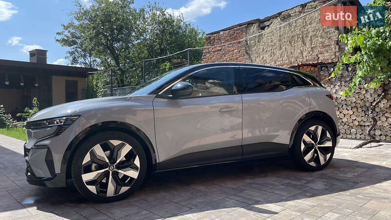 Внедорожник / Кроссовер Renault Megane E-Tech Electric 2022 в Мукачево