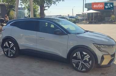 Позашляховик / Кросовер Renault Megane E-Tech Electric 2022 в 
