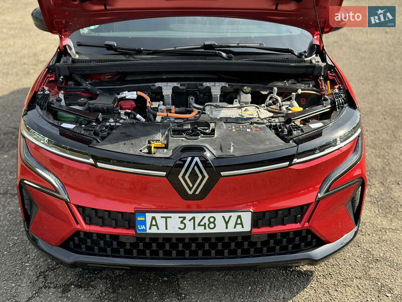 Внедорожник / Кроссовер Renault Megane E-Tech Electric 2022 в Долине