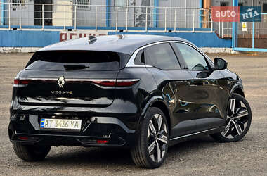 Позашляховик / Кросовер Renault Megane E-Tech Electric 2022 в 