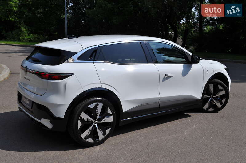 Внедорожник / Кроссовер Renault Megane E-Tech Electric 2023 в Киеве