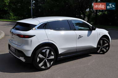 Внедорожник / Кроссовер Renault Megane E-Tech Electric 2023 в 