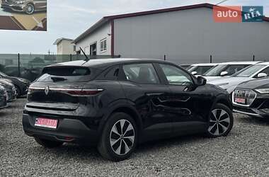 Позашляховик / Кросовер Renault Megane E-Tech Electric 2022 в 