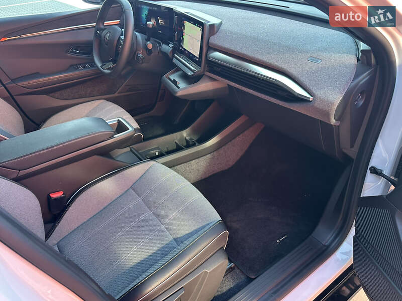 Внедорожник / Кроссовер Renault Megane E-Tech Electric 2024 в Житомире