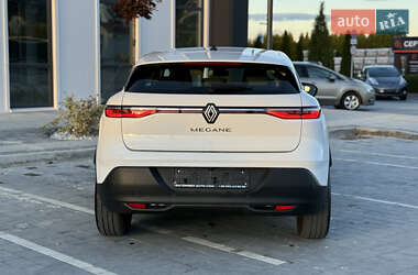 Позашляховик / Кросовер Renault Megane E-Tech Electric 2023 в 