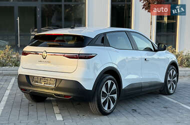 Позашляховик / Кросовер Renault Megane E-Tech Electric 2023 в 