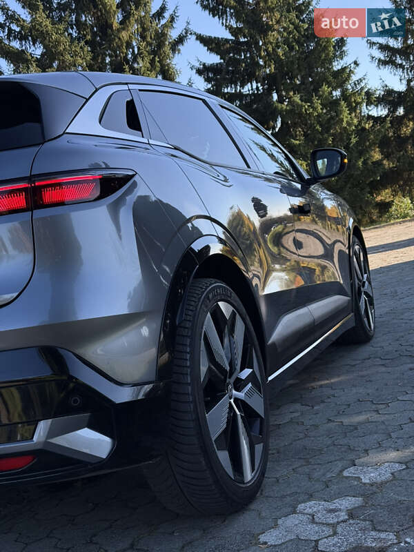 Позашляховик / Кросовер Renault Megane E-Tech Electric 2023 в Дубні фото 15 Позашляховик / Кросовер Renault Megane E-Tech Electric 2023 в Дубні