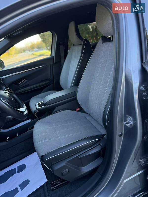 Позашляховик / Кросовер Renault Megane E-Tech Electric 2023 в Дубні фото 107 Позашляховик / Кросовер Renault Megane E-Tech Electric 2023 в Дубні