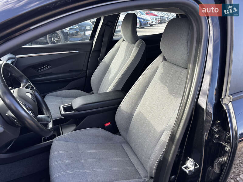 Внедорожник / Кроссовер Renault Megane E-Tech Electric 2022 в Львове фото 39 Внедорожник / Кроссовер Renault Megane E-Tech Electric 2022 в Львове